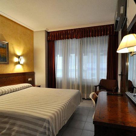 Hotel Aragon ซาลามังกา ภายนอก รูปภาพ